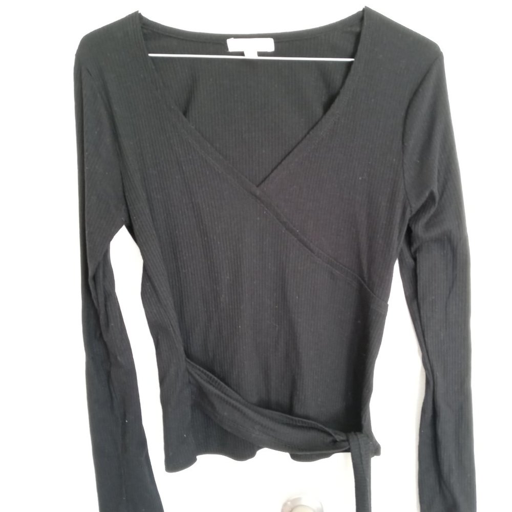 Juniors Black long sleeve cami blouse